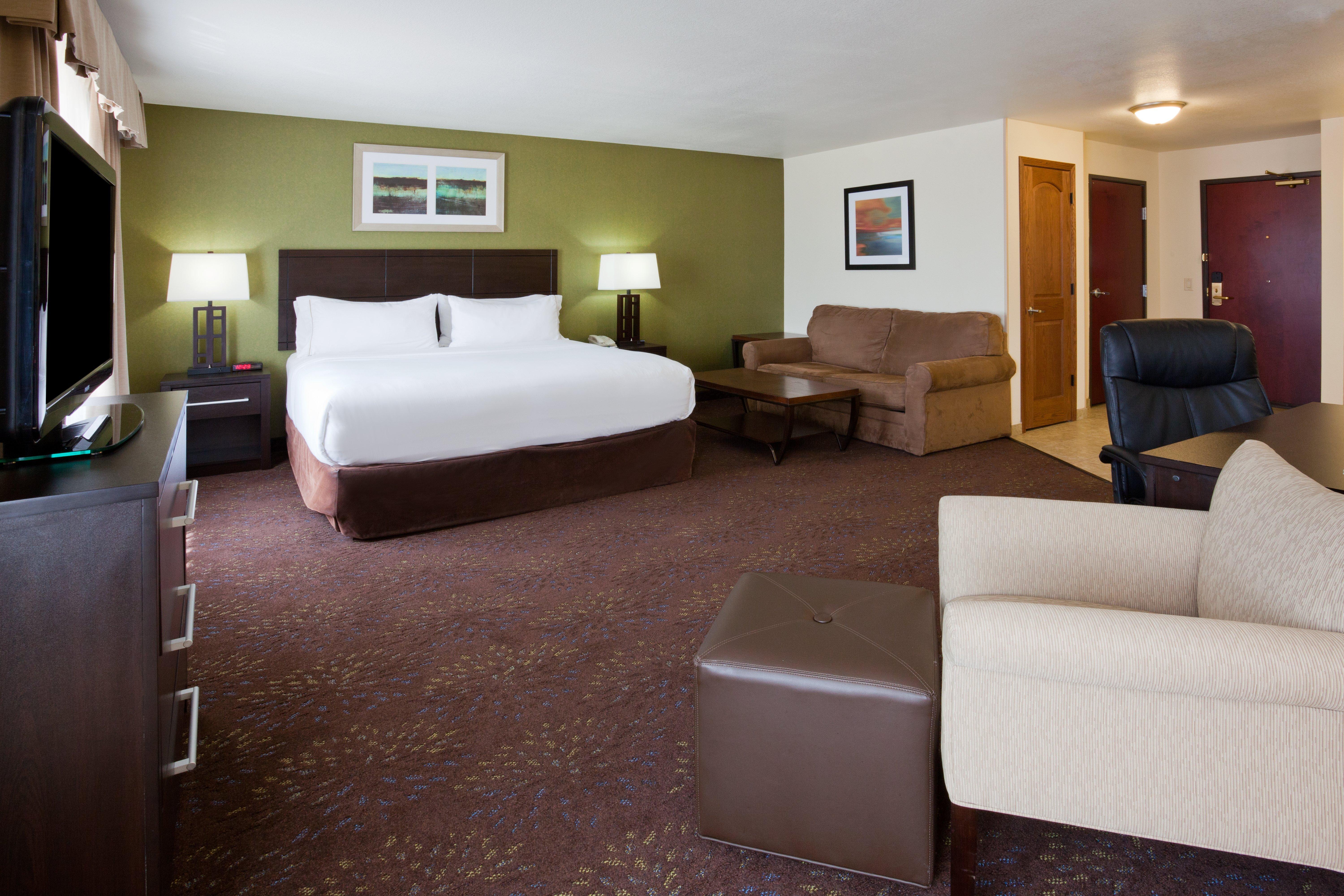 Holiday Inn Express & Suites Aberdeen By Ihg Exterior photo