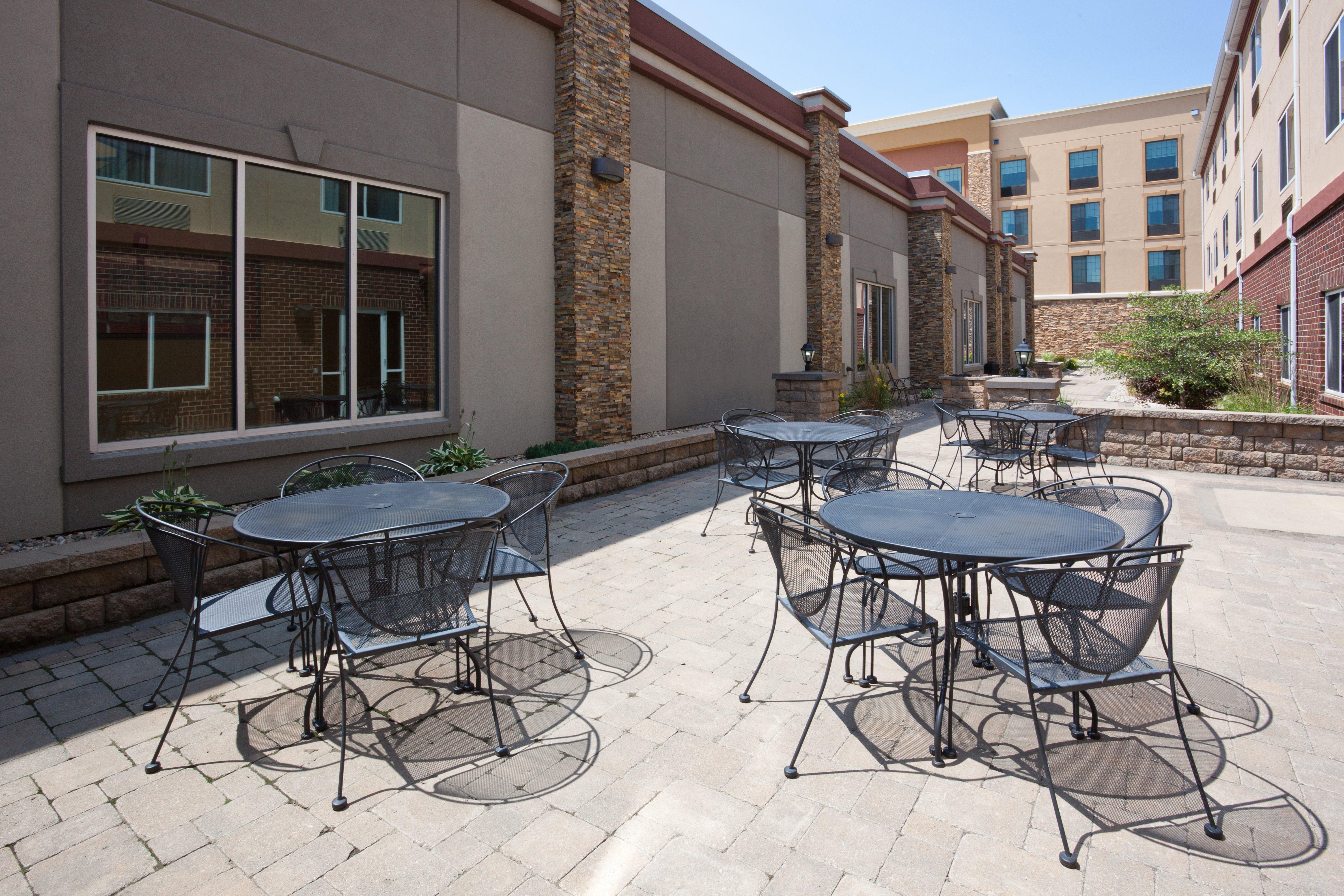 Holiday Inn Express & Suites Aberdeen By Ihg Exterior photo