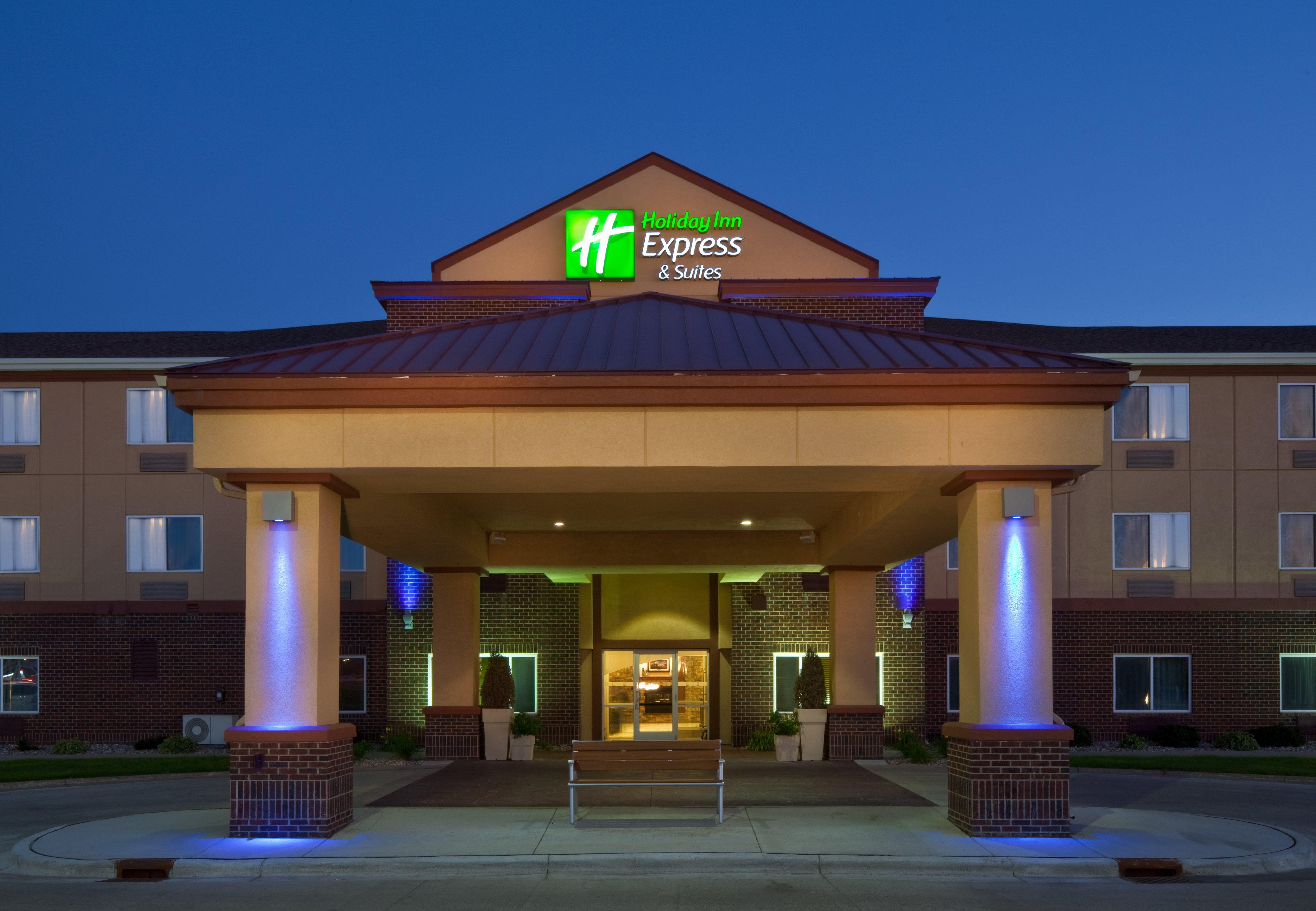 Holiday Inn Express & Suites Aberdeen By Ihg Exterior photo