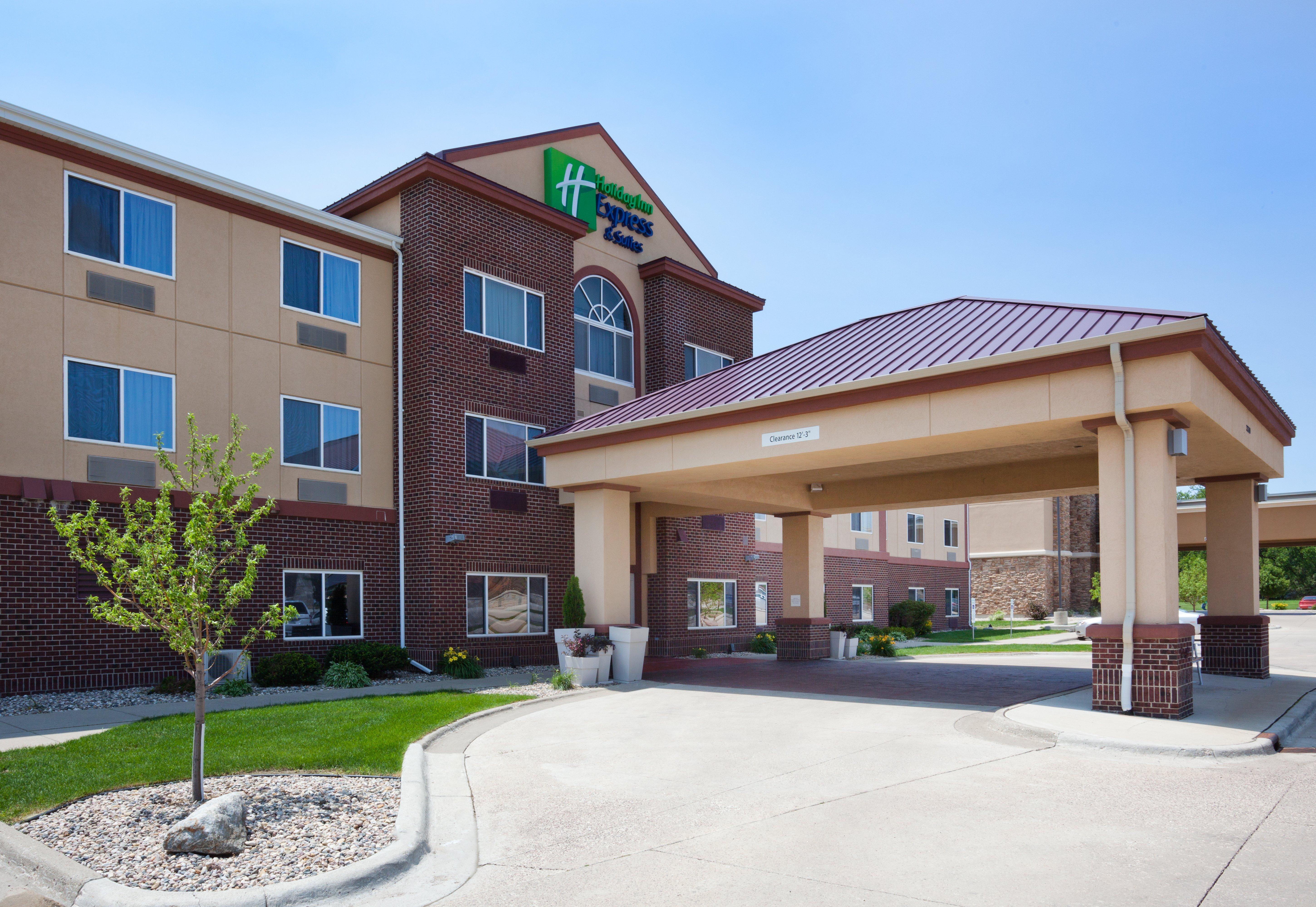 Holiday Inn Express & Suites Aberdeen By Ihg Exterior photo