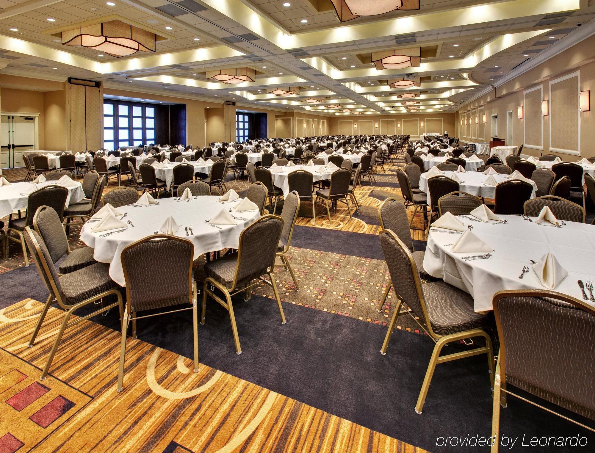 Holiday Inn Express & Suites Aberdeen By Ihg Restaurant photo